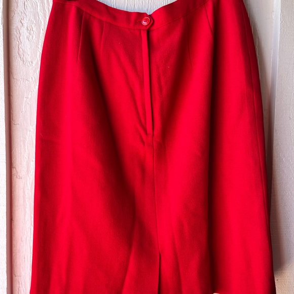 Albert Nipon Vintage 1980 red suit Jacket and skirt - Picture 7 of 7